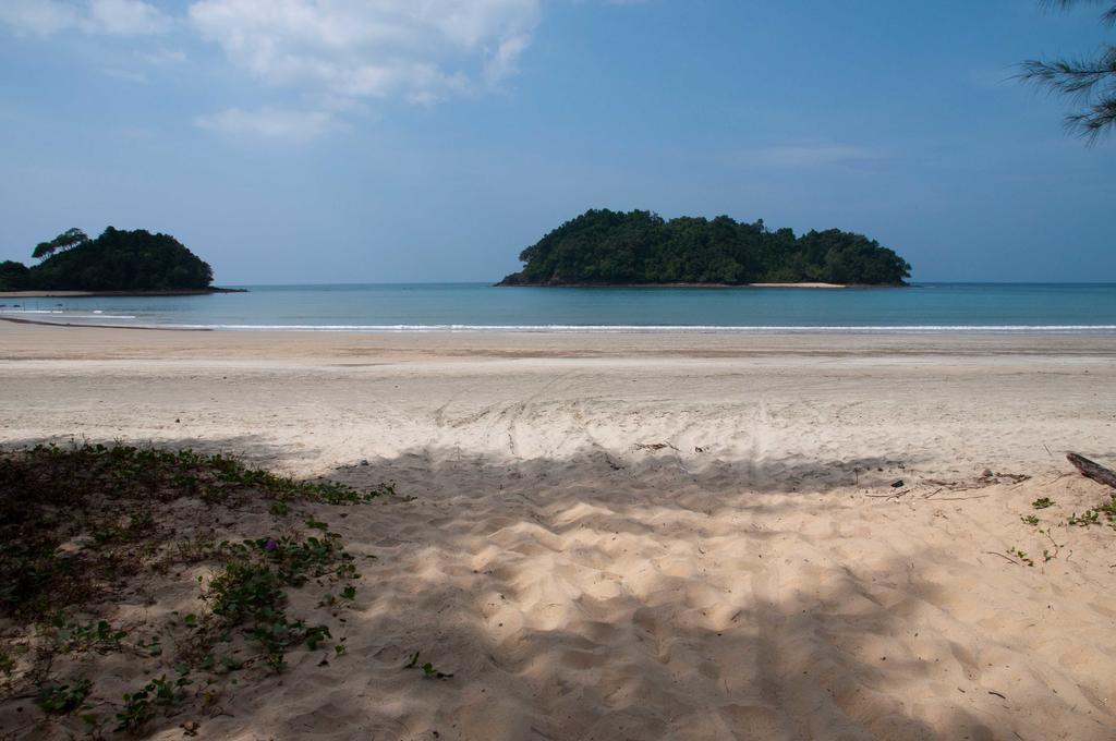 Tawan Bar And Bungalow Hotel Ko Phra Thong Luaran gambar